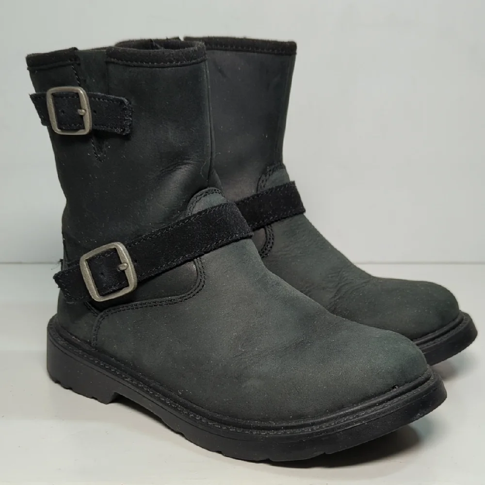 UGG Kinzey Black Nubuck moto ankle boots little kids unisex size 13 EU 31